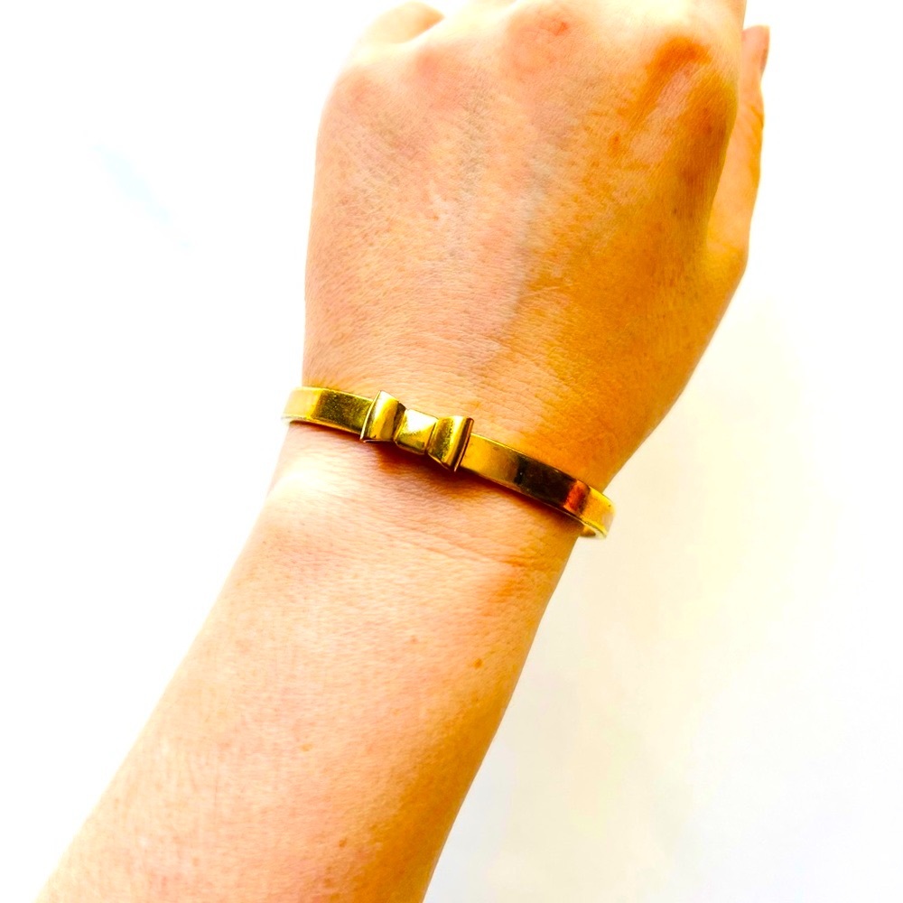3/$30 FUC Kate Spade Take a Bow Gold Bangle Bracelet With Gold Bow - Picture 3 of 8